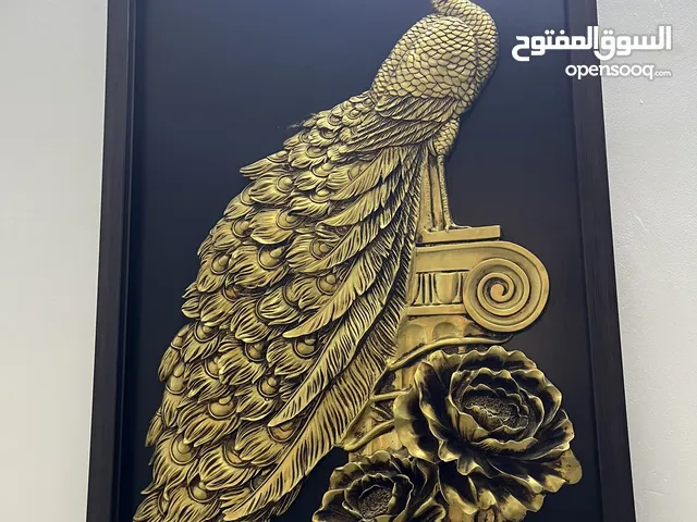 لوحة طاووس حفر مع ساعة عمودية