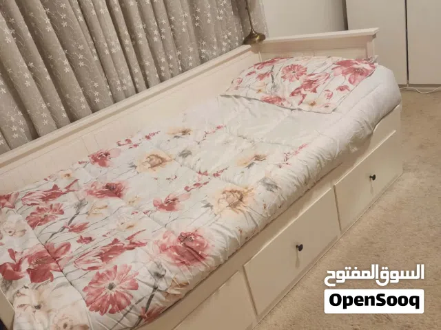 سرير ايكيا