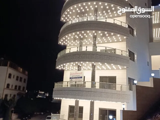 شقة فاخره للبيع بأجمل مناطق البنيات بمساحة 227م بسعر مميز طابق تسوية (ارضيه من الجهة الأخرى)