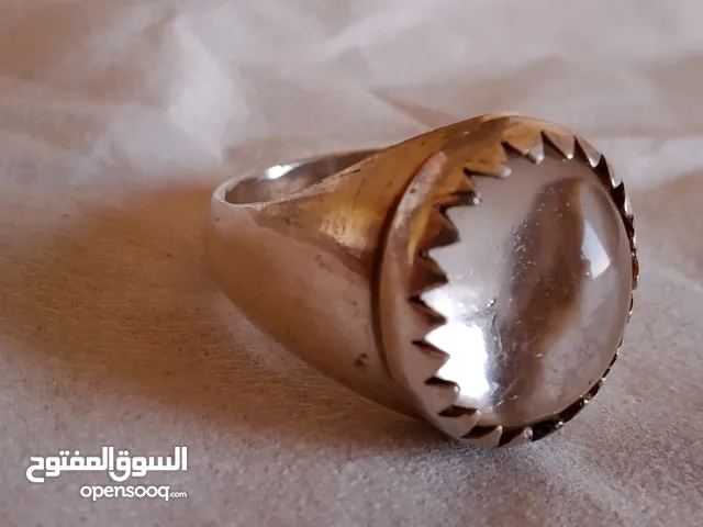 خاتم قديم متوج بحجر در النجف (كلير كوارتز )