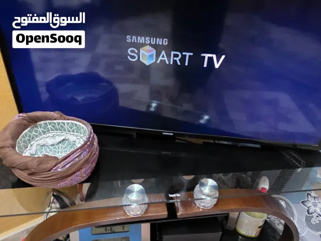 شاشه سامسونج سمارت 4k نظيفه وشغاله