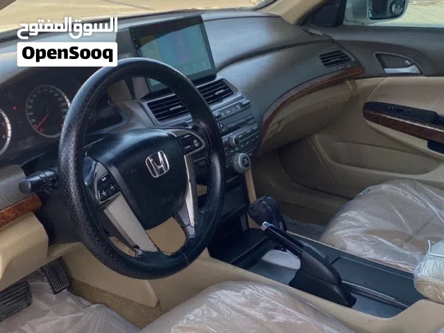 2010 هوندا اكورد LX