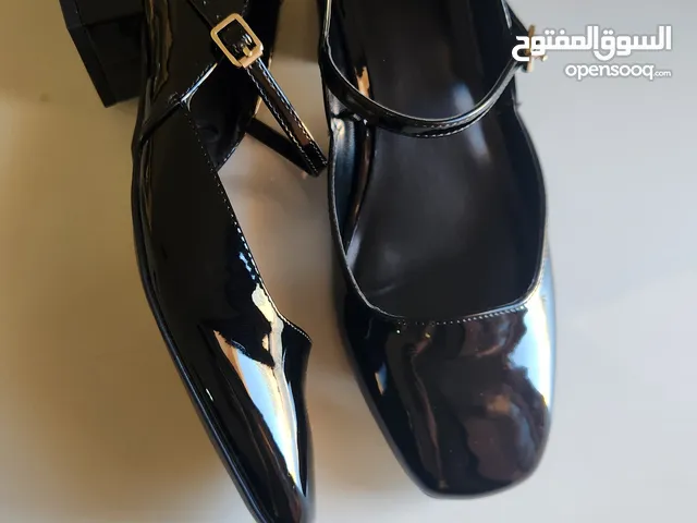 صندل جديد للبيع
