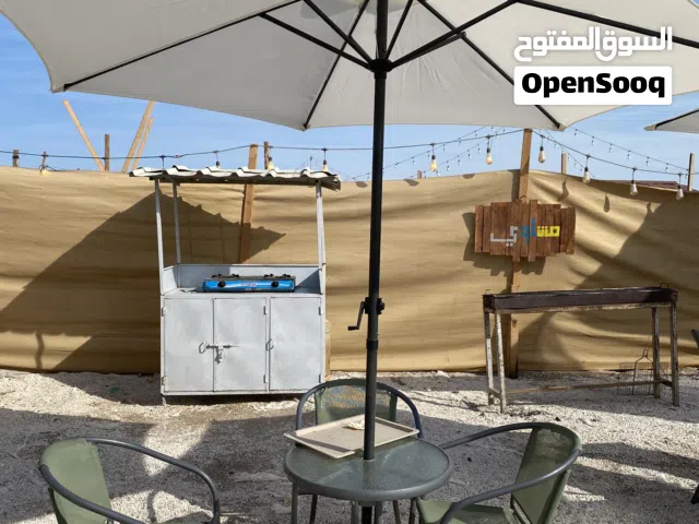 طاوله و كراسي