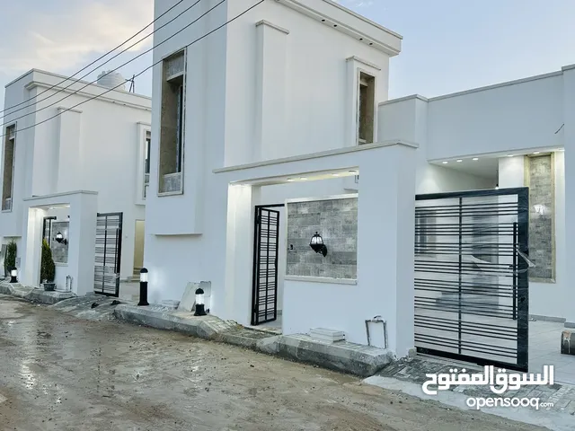 175m2 3 Bedrooms Townhouse for Sale in Tripoli Ain Zara