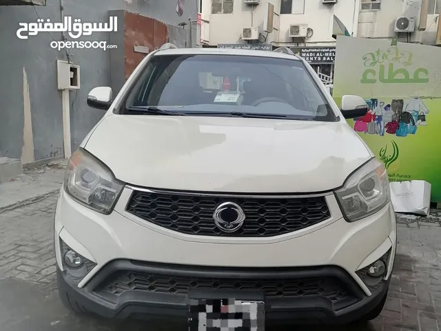 للبيع سيارة صيني سانق يونق مالك اول فيها اشياء بسيطه مثل تبديل آيل وتعديل المرايات