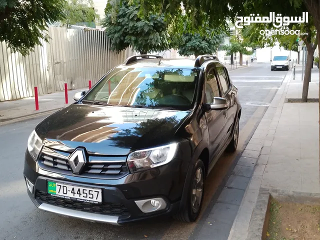 HatchBack Renault in Amman