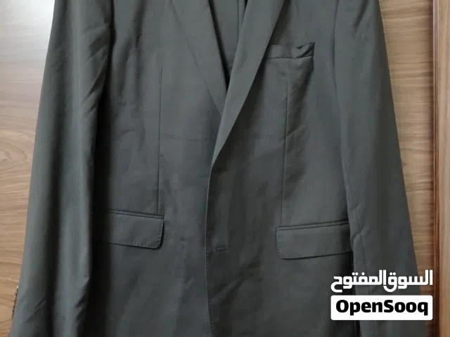 بدله BOSS قياس 44 شبه جديدة
