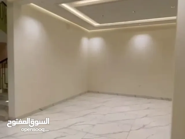 400 m2 3 Bedrooms Apartments for Rent in Al Riyadh Al Qirawan