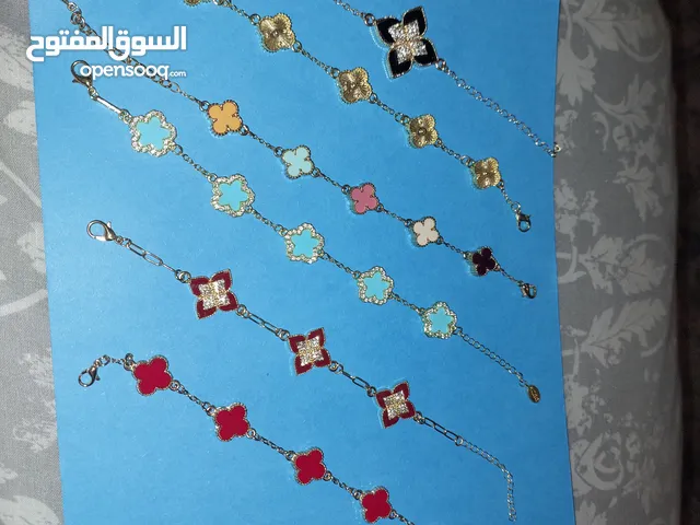 أساور منوعة