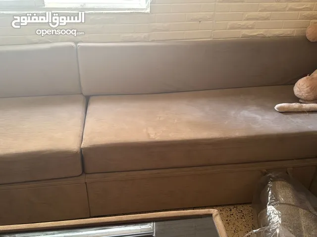 طقم بوندد بحالة الوكالة بوكسات خشب للتخزين طاولة قزاز استخدام اقل من سنة