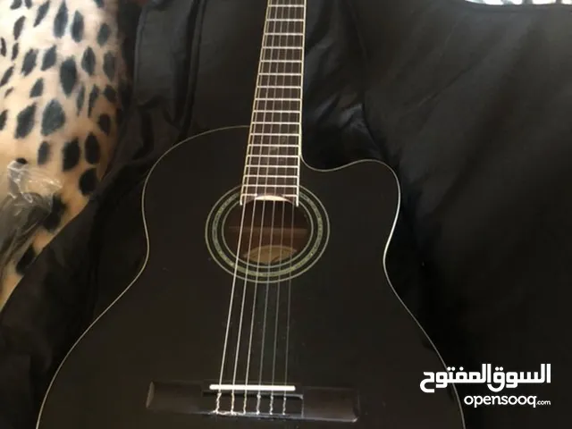 جيتار كهربائي كلاسيكي ساميك C-1CE/BK + علبة، حزام، سلك وأوتار إضافي Samick C-1CE/BK
