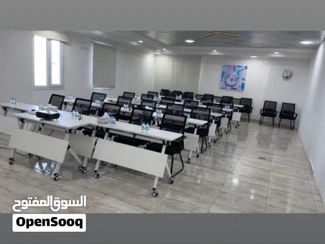 مركز متكامل للاخلاء وبيع السجل التجاري  جاهز للاستثمار _ طابق كامل بمساحه +300م  قابل للتفاوض