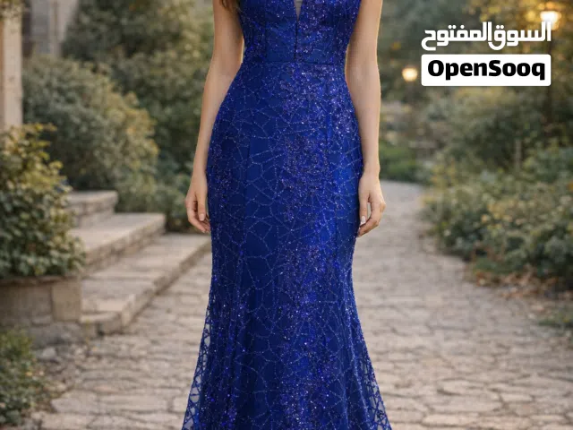 فستان سهرة جديد وأنيق، لا تضيعوا الفرصة!