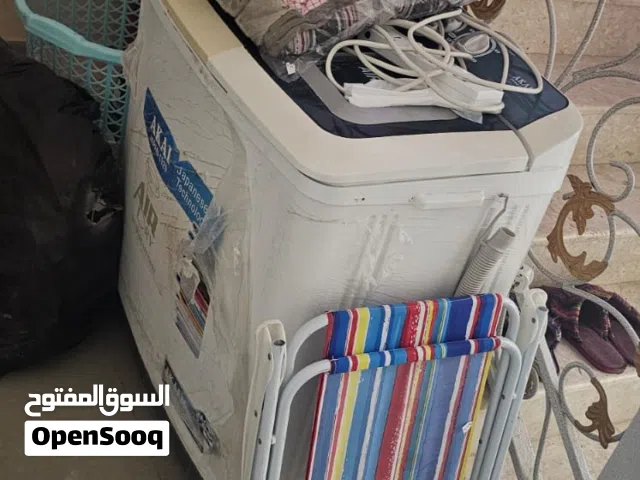 غساله ملابس من شركة Akai شبه جديده و بحالة ممتازه تشيل من الملابس حوالي فوق 10 كيلو بسعر 27 ريال