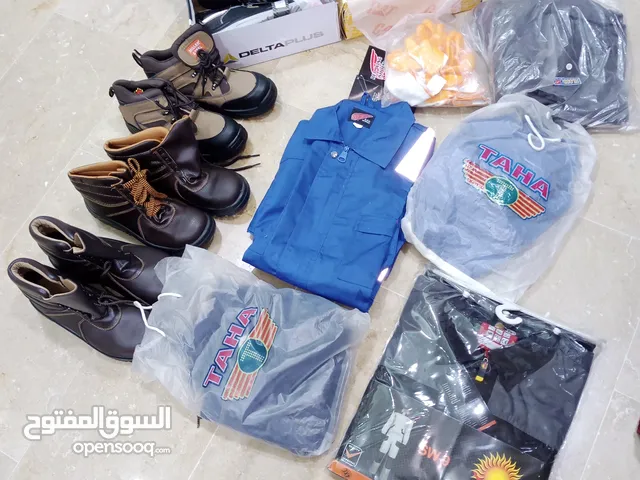 تجهيزات شركات نفطية اصليه جدن و سيفتيات منوعه ايطالي وفرنسي ونوعيه جيده اسعار مناسبه