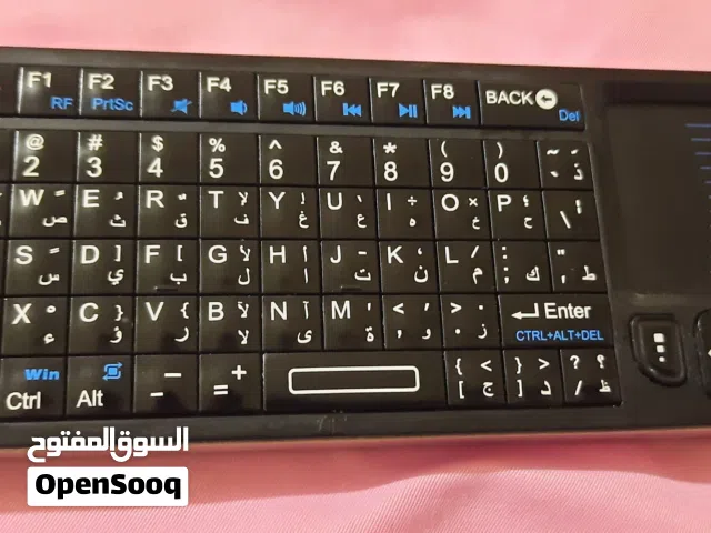 كيبورد ميني لاسلكي مع ماشر مووس مستخدم نظيف من ماركه Rii