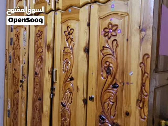 للبيع سرررريع غرفة نوم مع الفرش خشب سويدي اصلي شغل درجه اولى مكونه من سرير عائلي ودولاب اربع فتحات