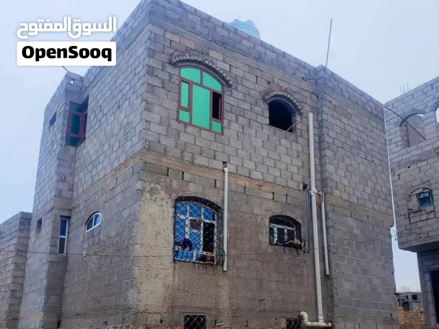بيت مدخل 4مترنافذ الموقع حزيز مقابل مستشفي48 الجهه شرقيه بعد جوله الالفين البيت مسلح بلاطه