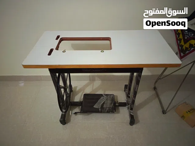 للبيع طاوله مكينه خياطه