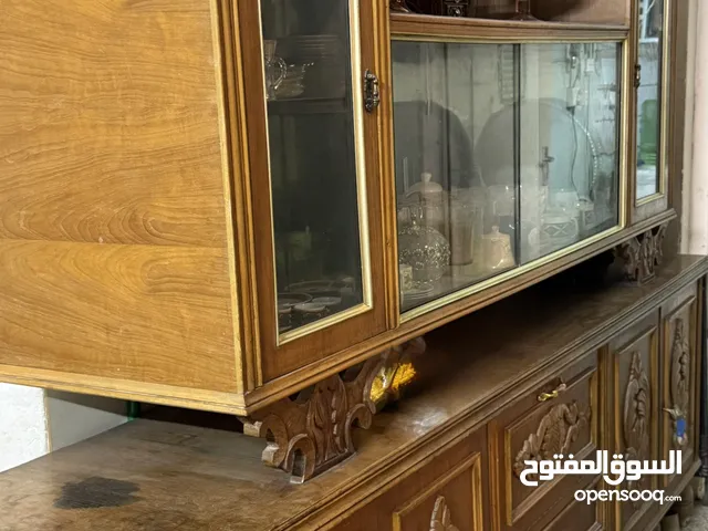 بوفية قديمة