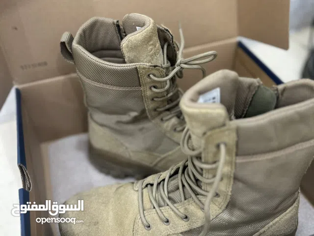 للبيع بسطار عسكري ماركة 5.11 مقاس 43 مع كرتونه باقي التفاصيل بالوصف