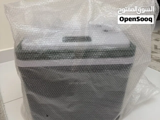 للبيع ثلاجة سيارة تشتغل على طفاية الحريق و البلك جديدة على الضمان