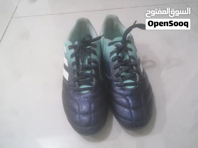 حذاء كره قدم من شركت اديدس