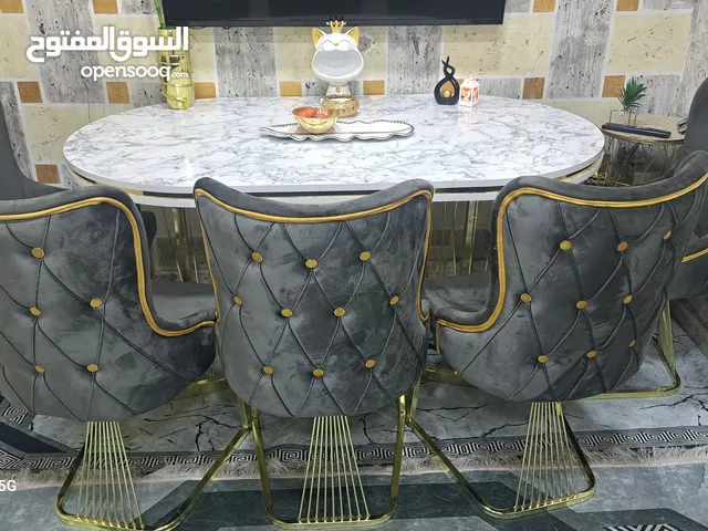 ميز طعام 6 كراسي نظيف للبيع