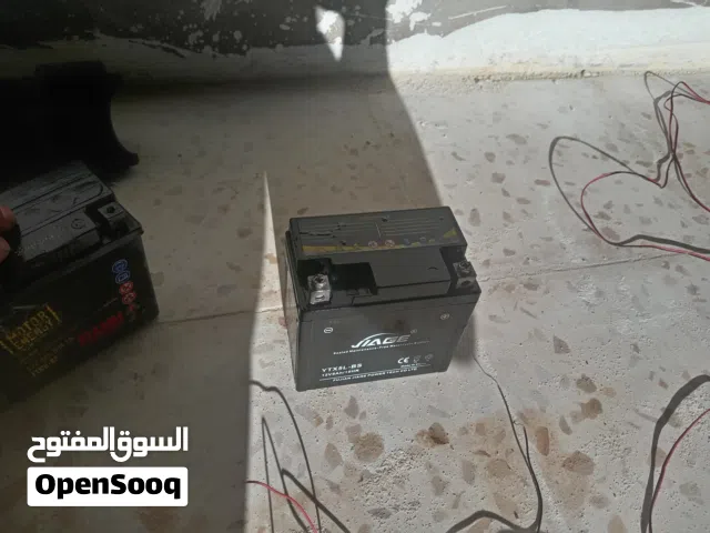 بطاريات للبيع