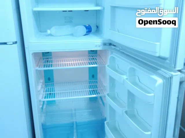 للبيع ثلاجه بحاله جيده استخدام تبريد وتجميد قوي ثلاجه دايو18 قدم بحاله جيده معا التوصل التشغيل والكف