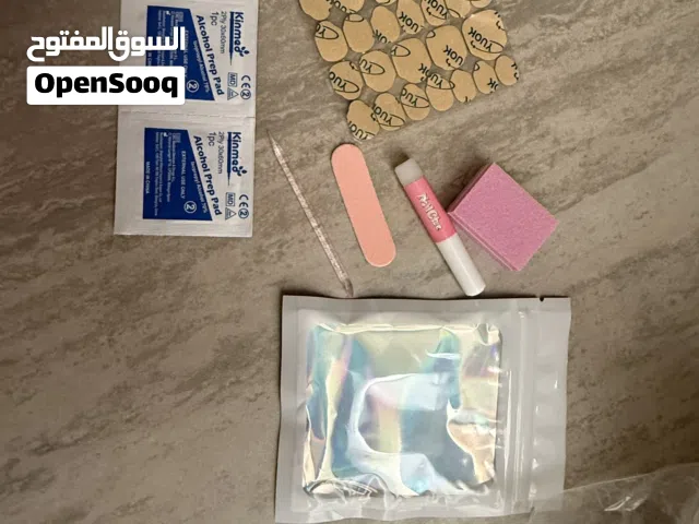 Boxes and application kits for press on nails