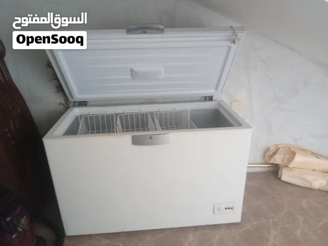 متوفر فريز حجم كببر يبي شبكه فقط والباقي مطور هيكل نظيف مشاء الله  الطول متر 130 والعرض 60 السعر 500