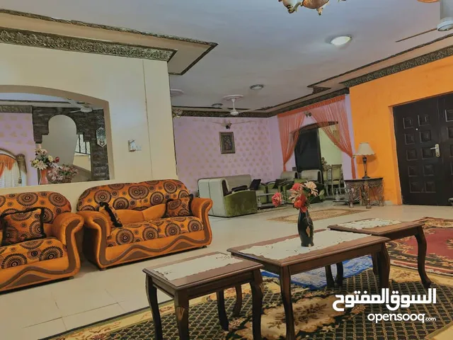 للبيع المستعجل وللجادين فقط فيلا في شارع عبيد ختم