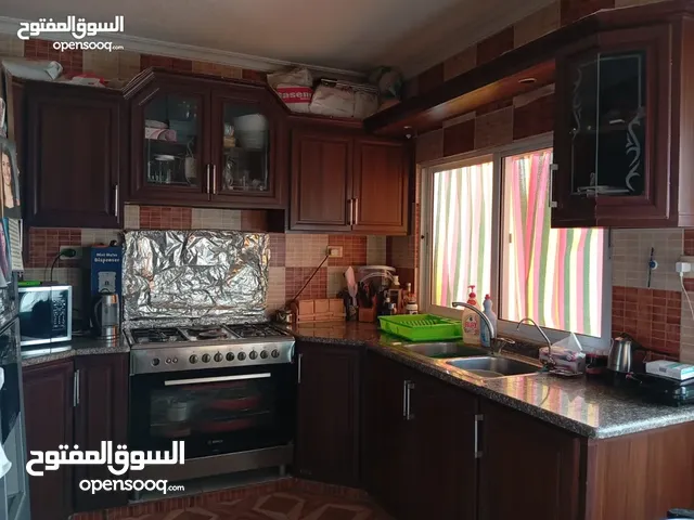 125 m2 4 Bedrooms Apartments for Sale in Zarqa Iskan Al Batrawi