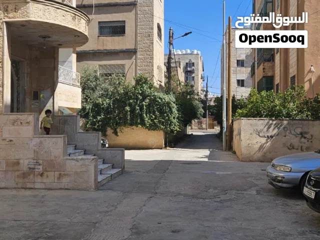 شقة للايجار  بموقع مميز للايجار اربد قرب اشارة الاسكان وجامعة اليرموك