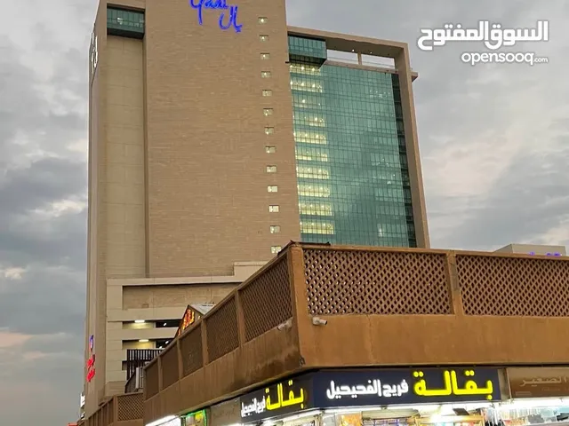 سرداب تجاري زاوية في الفحيحيل ومحل آخر شارع السنان