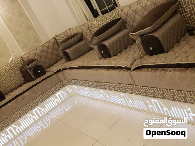 مفروشات ريجنسي – مجالس عربية فخمة للبيع  ستائر حديثة