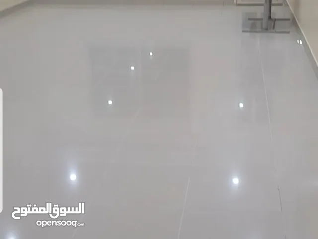 شقه للايجار في الأندلس قطعه 5شارع 7منزل 76 مكونه من 3 غرفه وصاله ومطبخ و 2 حمام وغرفة خادمه مع حما