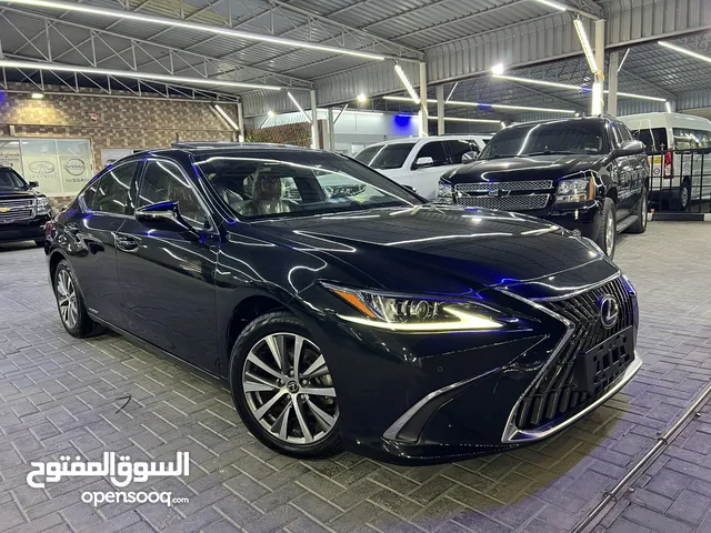 لكزز خليجي 2019 هايبرد ES300 حاله وكاله بدون حوادث