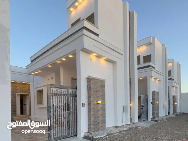 165 m2 3 Bedrooms Townhouse for Sale in Tripoli Khallet Alforjan