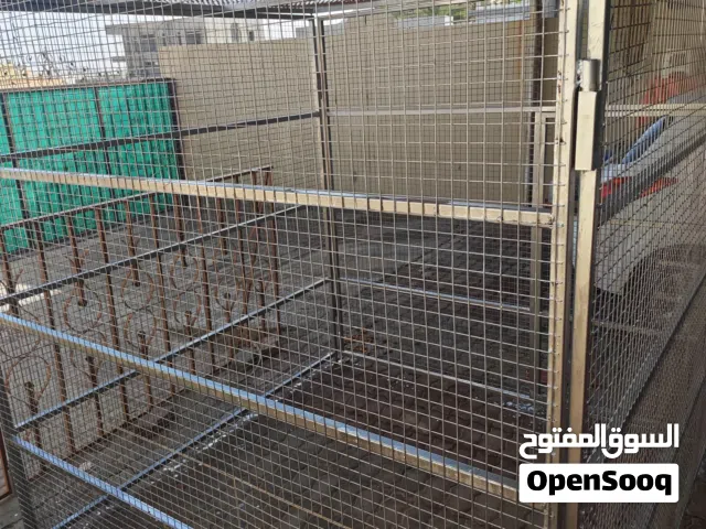 للبيع قفص 2 متر في 2 متر في 2 متر يصلح للمواشي والطيور