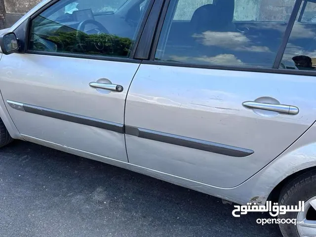 رينو ميجان e2 2005 فبريكه