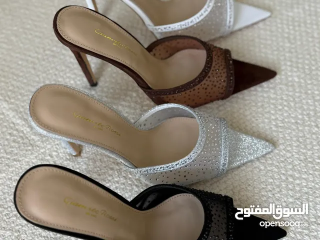 Multicolor With Heels in Sharjah