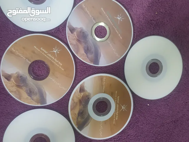 اقراص فارغة وأقراص السلاحف البحرية في سلطنه عمان