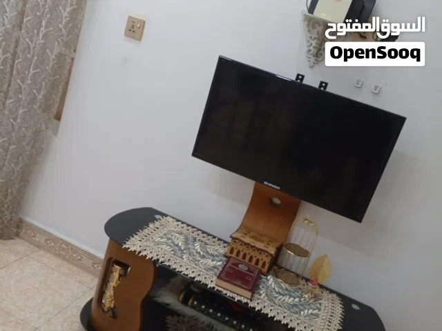 تلفزيون مع ميز للبيع
