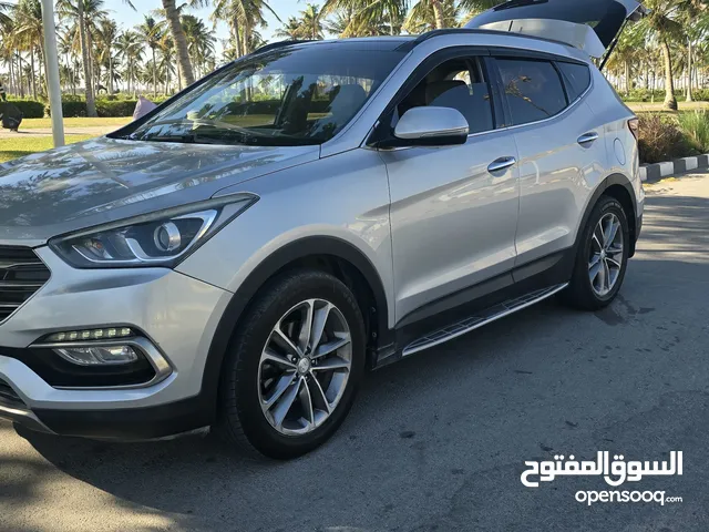 HYUNDAI SANTA FE  2017 but bought 2019 in Hyundai