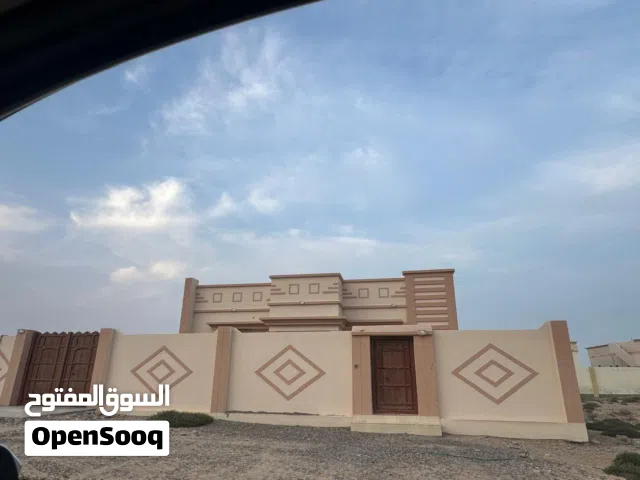 350 m2 2 Bedrooms Townhouse for Rent in Al Sharqiya Ja'alan Bani Bu Ali