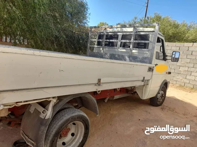 Tipper Iveco 1998 in Qasr Al-Akhiar