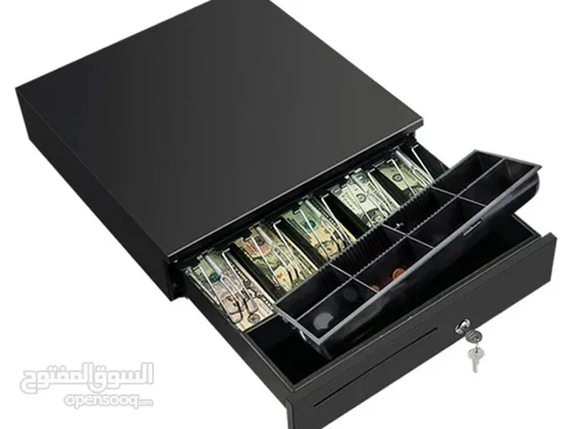 حافظة نقود باللون الابيض والاسود cash drawer